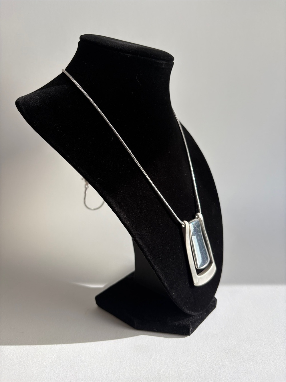 Modern Silver Geometric Pendant Necklace Women Jewelry - Picture 2 of 5